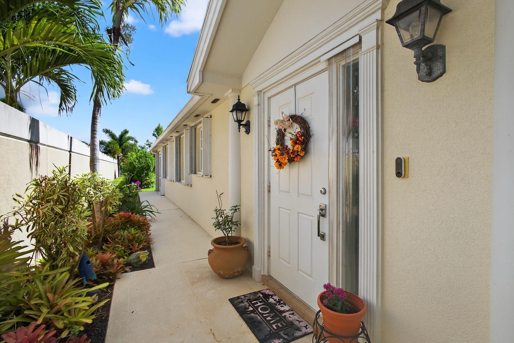 Wellington, Florida 33414, United States, 2 Bedrooms Bedrooms, ,2 BathroomsBathrooms,Residential,Pending,207891