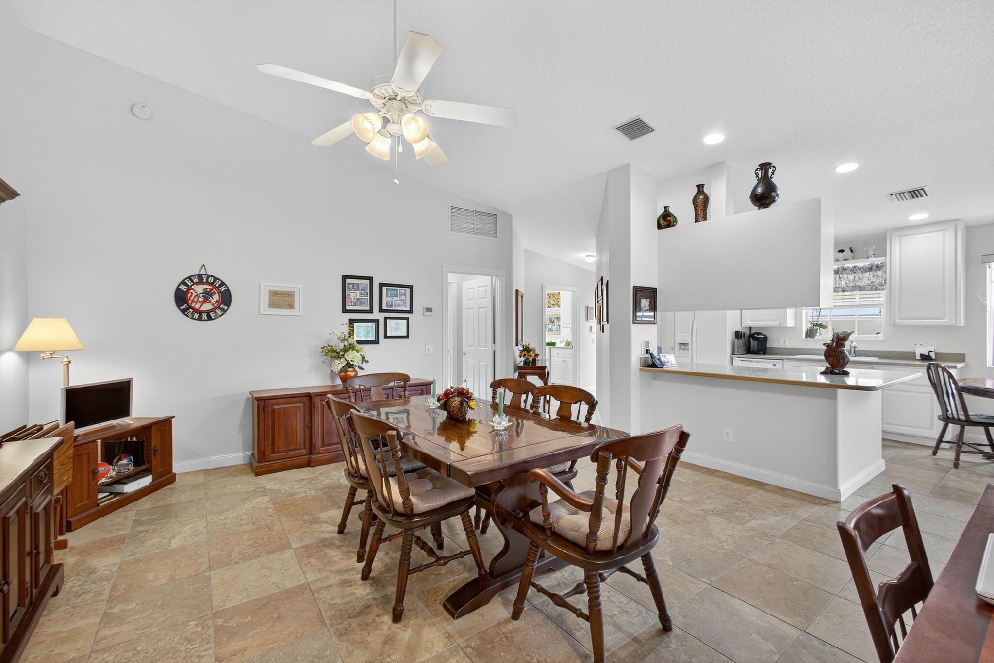 Wellington, Florida 33414, United States, 2 Bedrooms Bedrooms, ,2 BathroomsBathrooms,Residential,Pending,207891