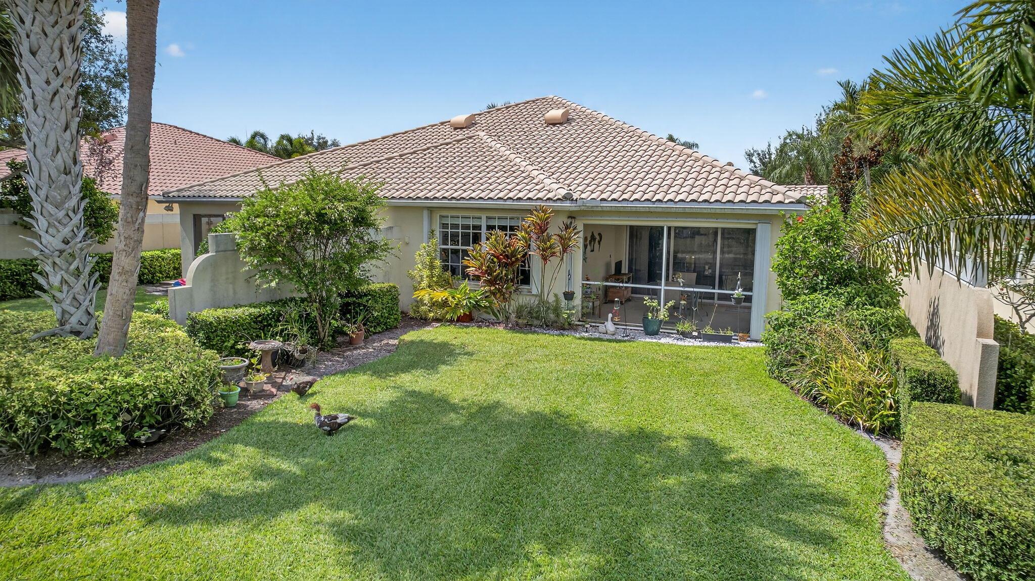 Wellington, Florida 33414, United States, 2 Bedrooms Bedrooms, ,2 BathroomsBathrooms,Residential,Pending,207891