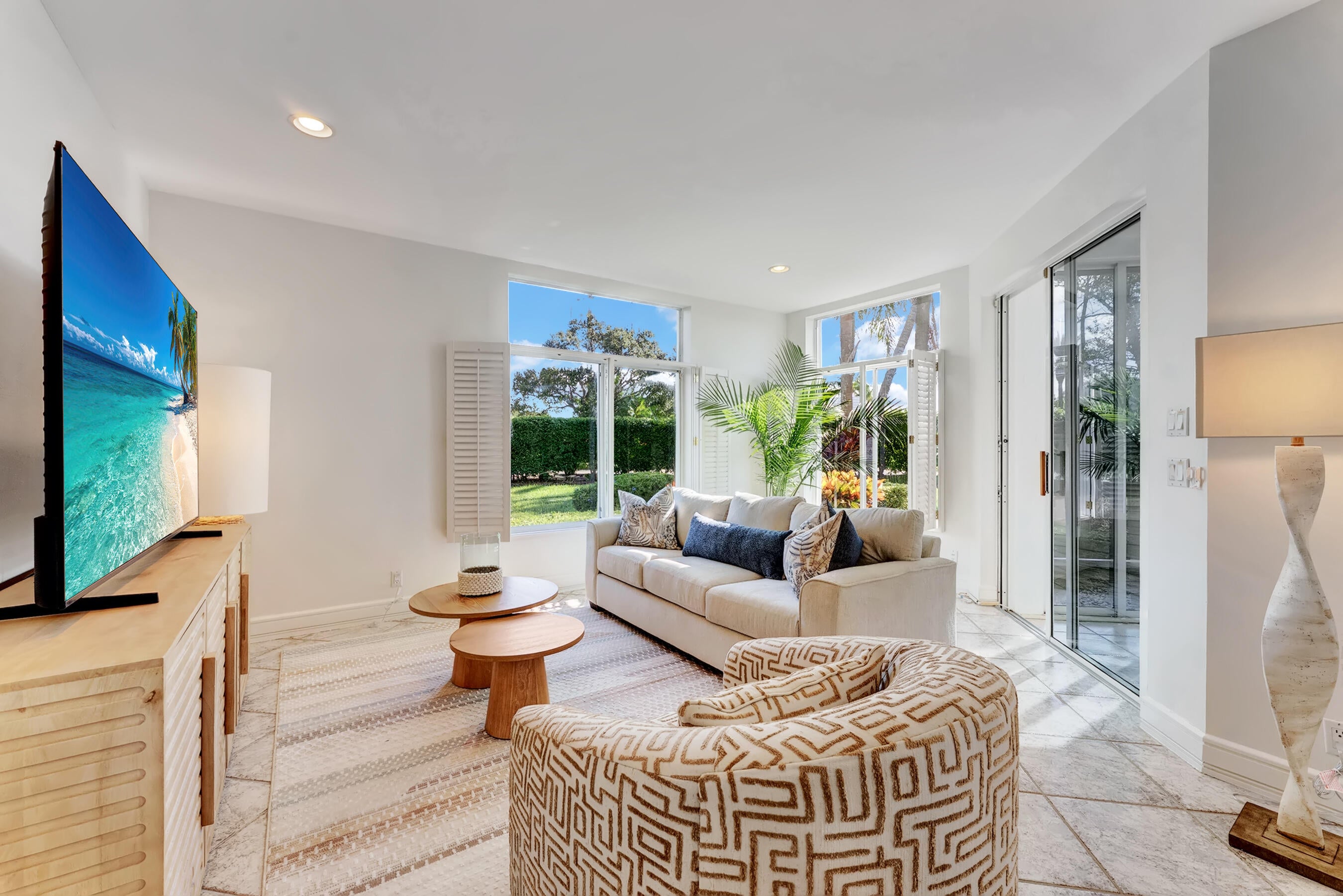 310 SPYGLASS Way