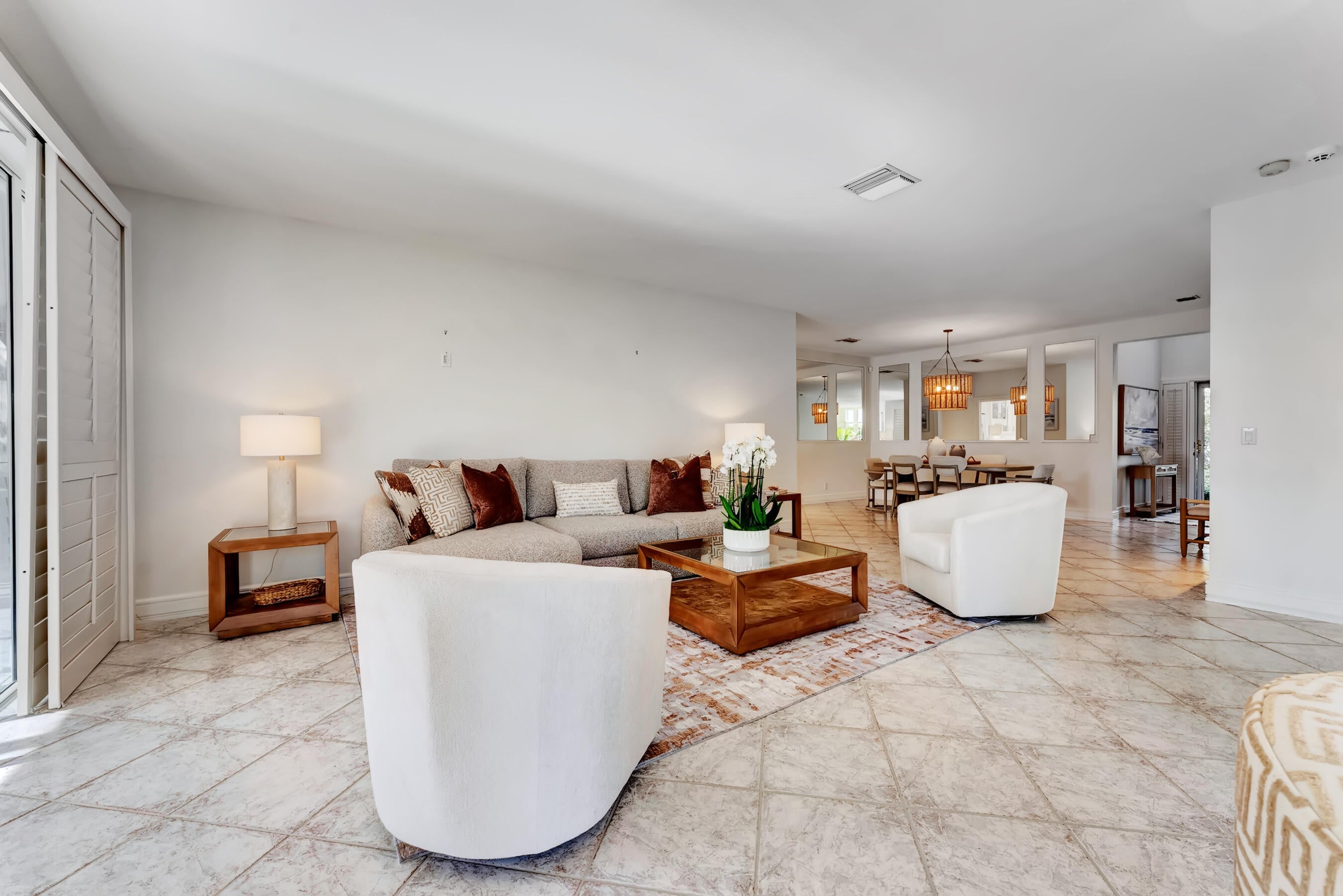 310 SPYGLASS Way