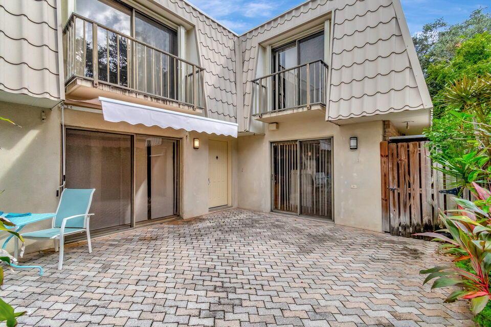 1700 Embassy Drive 805