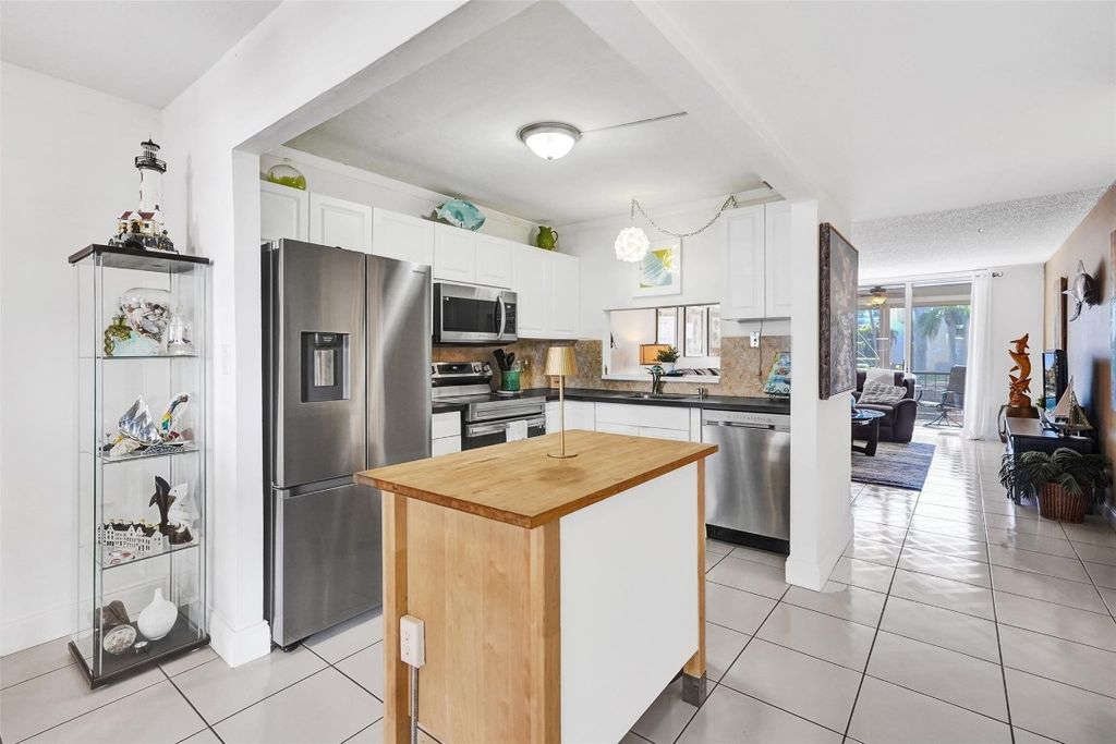 Photo of 777 S Federal Highway #103-L, Pompano Beach, FL 33062 (MLS # F10537281)