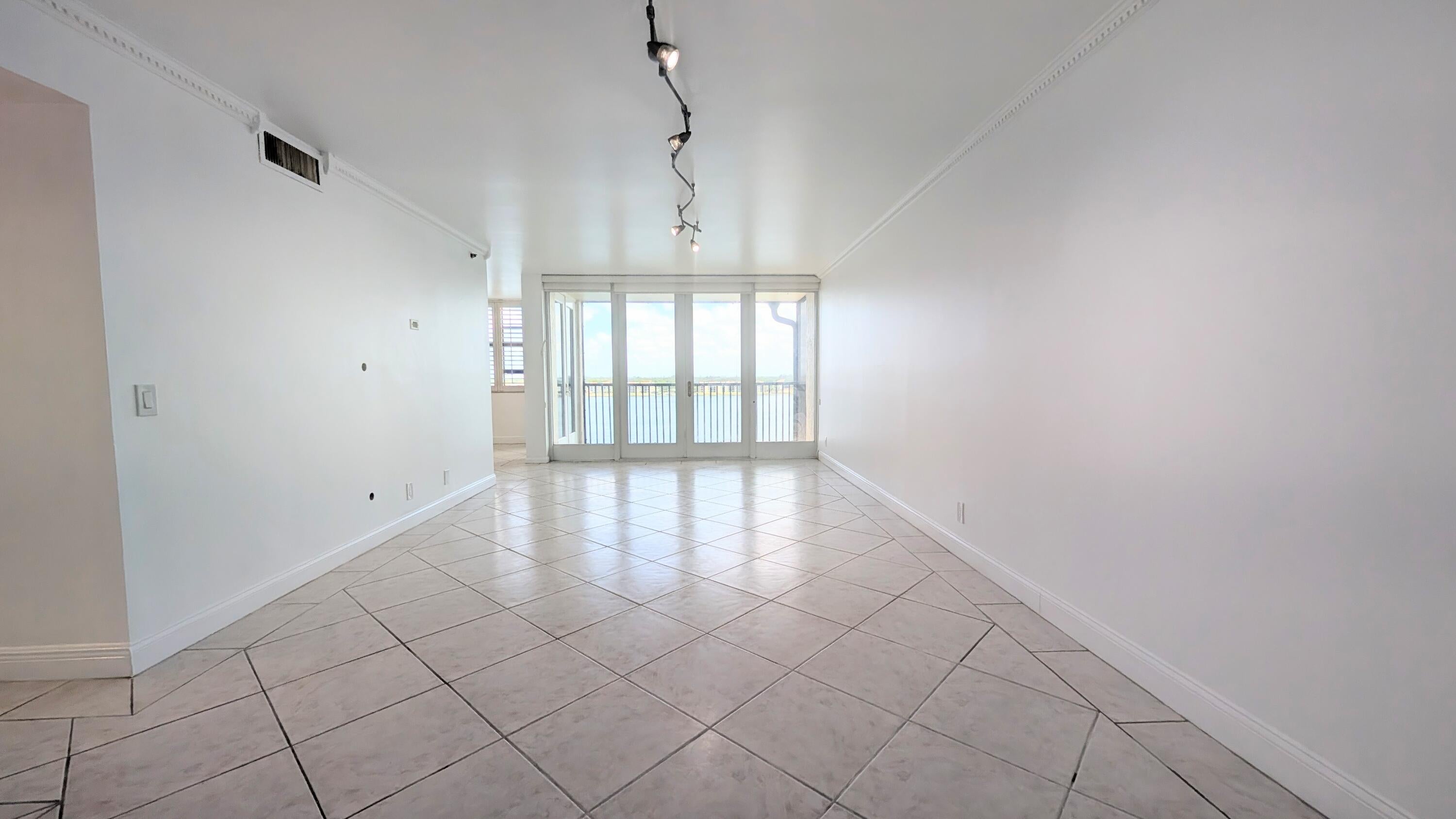 View photos, virtual tours, details... 105 Lake Emerald Drive 810