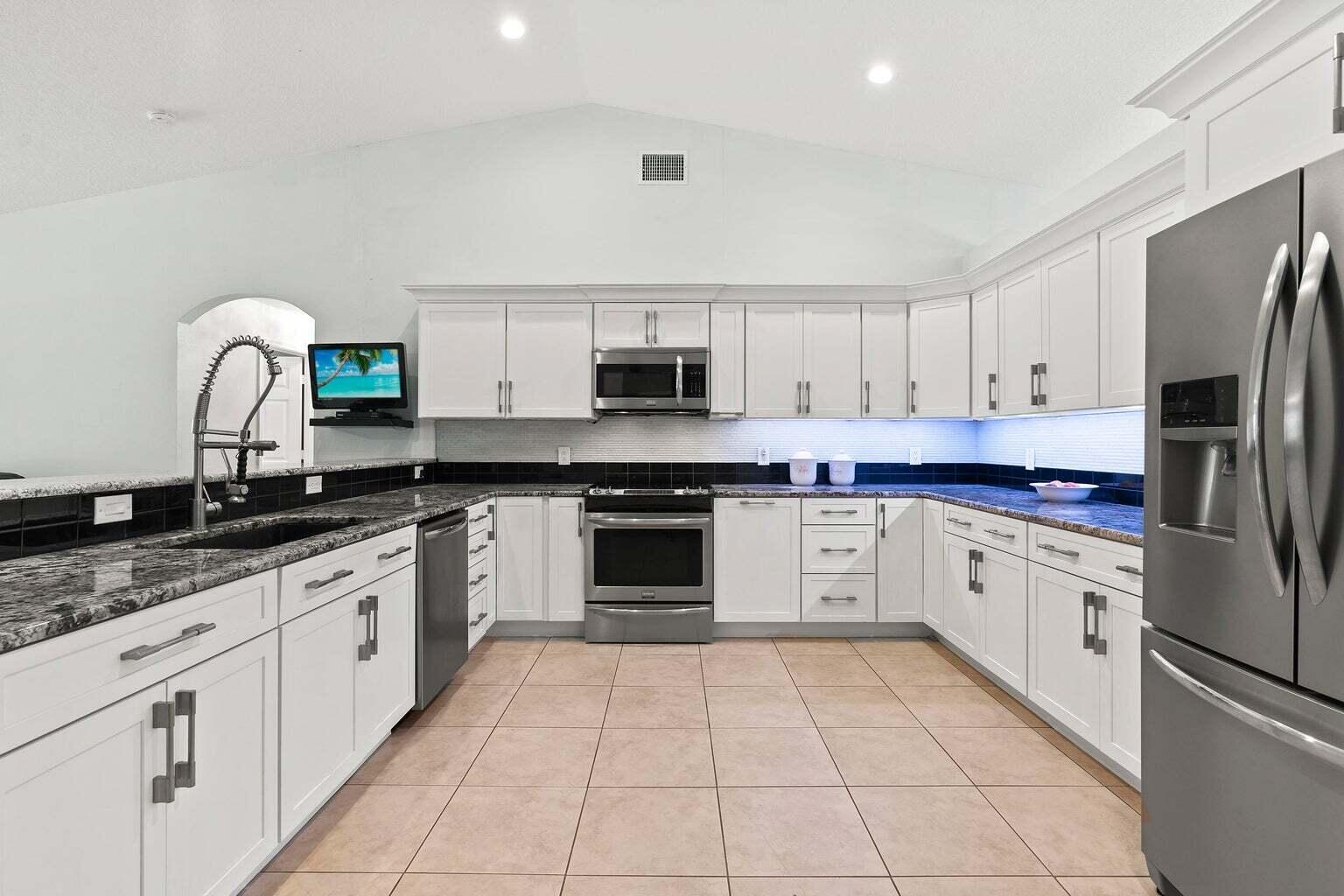 PORT ST LUCIE SECTION 4 - Residential Lease