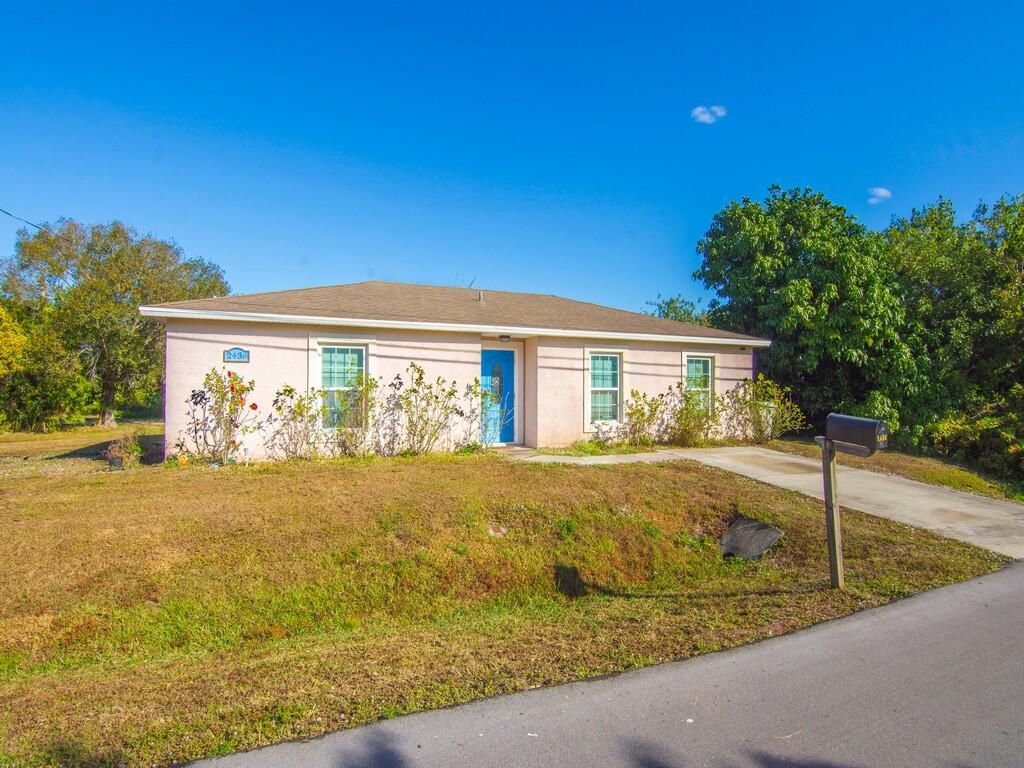 Photo of 2436 42nd Place, Vero Beach, FL 32967 (MLS # R11154203)