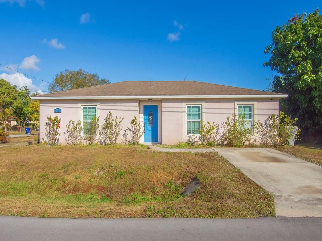 Photo of 2436 42nd Place, Vero Beach, FL 32967 (MLS # R11154203)