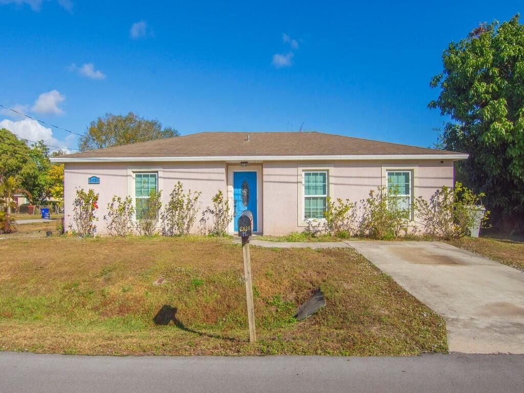 Photo of 2436 42nd Place, Vero Beach, FL 32967 (MLS # R11154203)