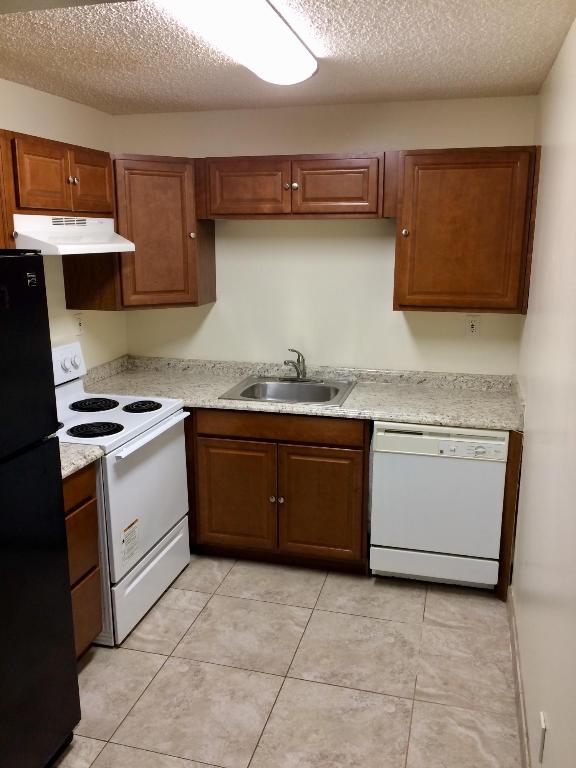 MEADOWS ON THE GREEN CONDO - Residential