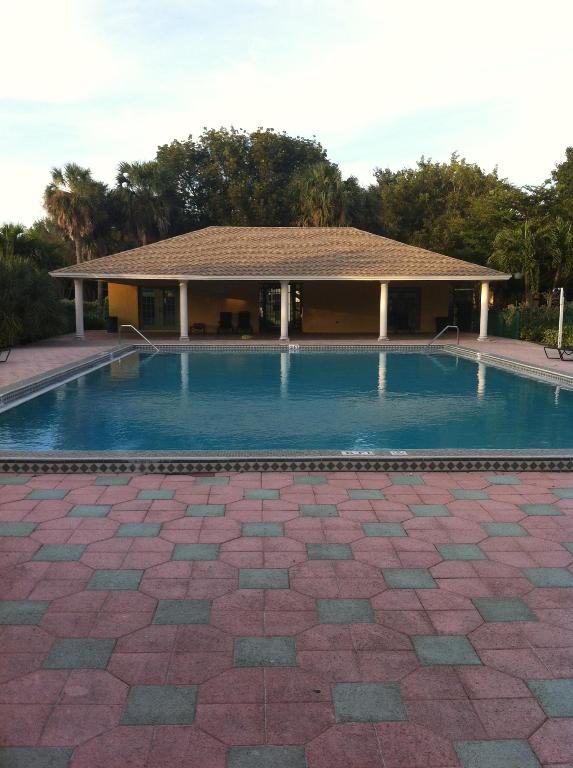 MEADOWS ON THE GREEN CONDO - Residential