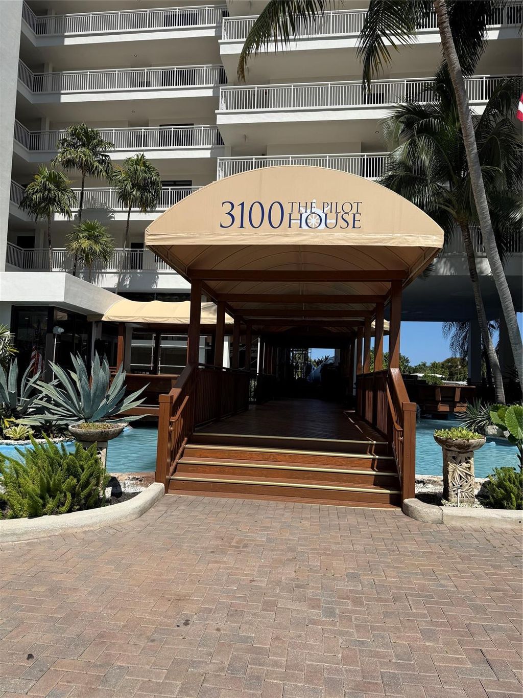 Photo of 3100 NE 48th Street #314, Fort Lauderdale, FL 33308 (MLS # F10505317)