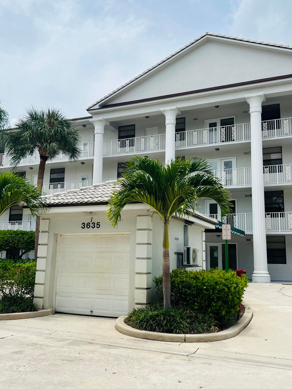Photo of 3635 WHITEHALL Drive #404, West Palm Beach, FL 33401 (MLS # B26071735)