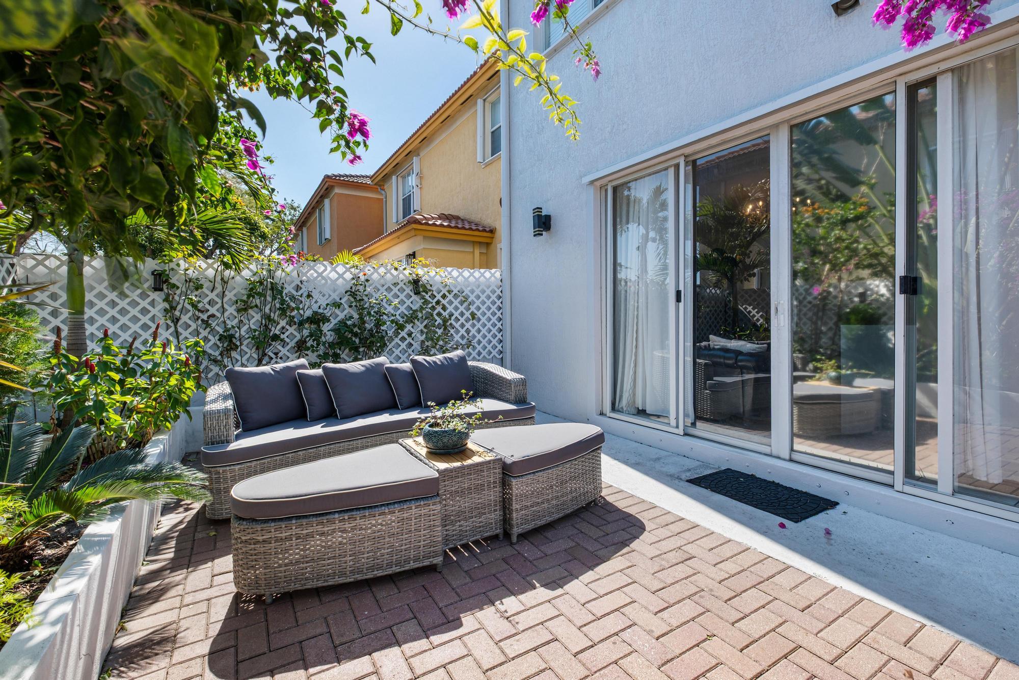 ISLANDS AT DORAL TOWNHOMES - Residential