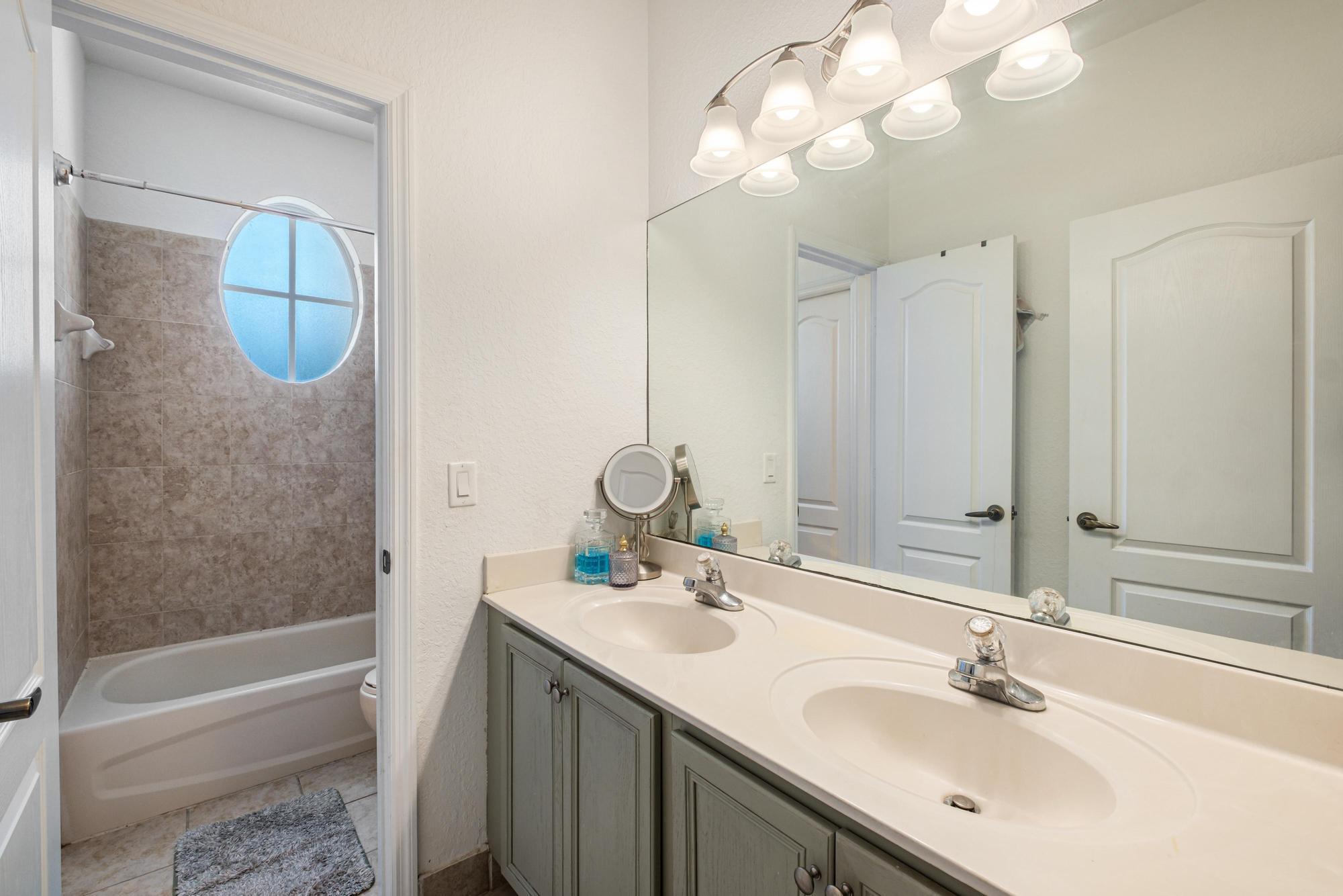 ISLANDS AT DORAL TOWNHOMES - Residential