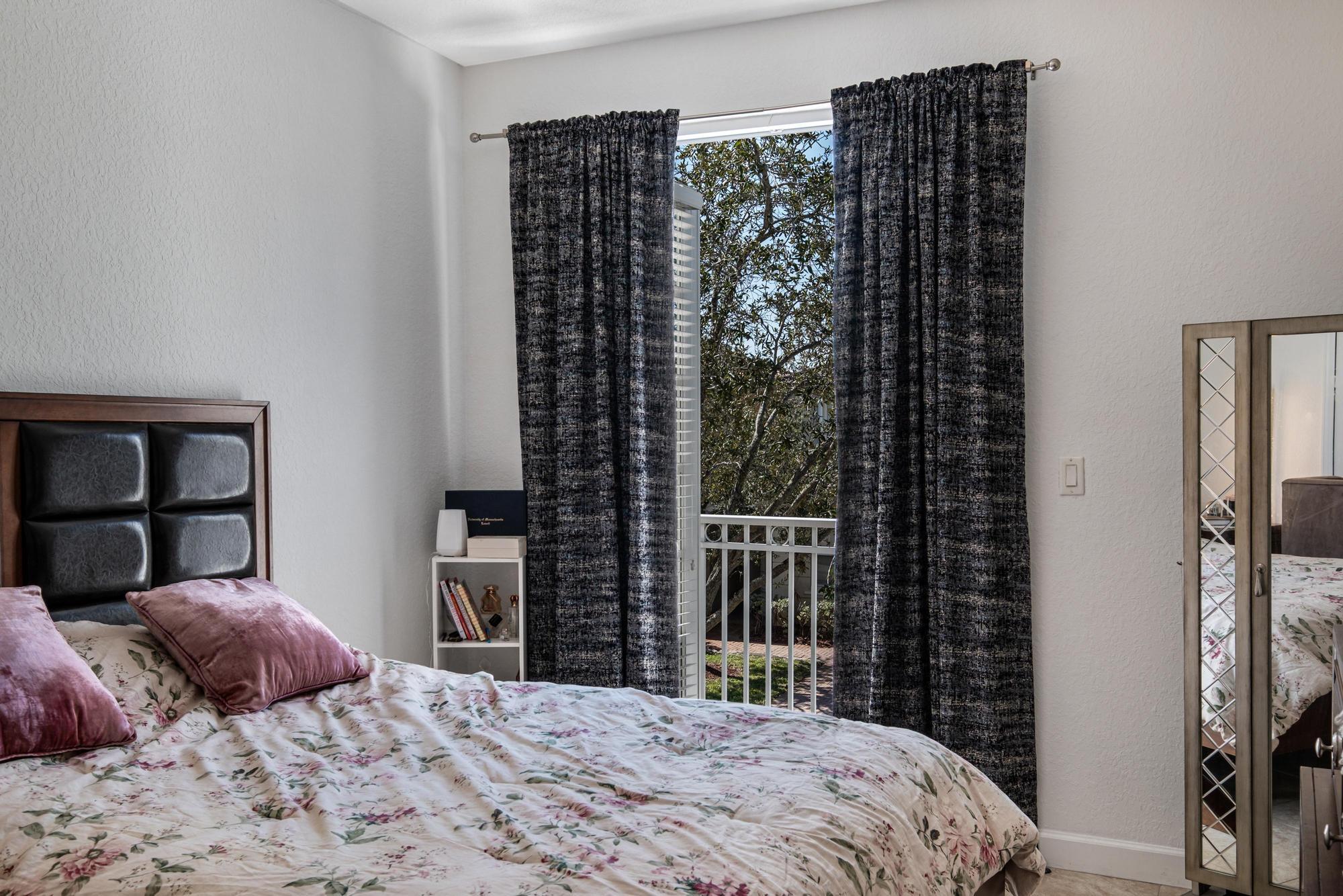 ISLANDS AT DORAL TOWNHOMES - Residential