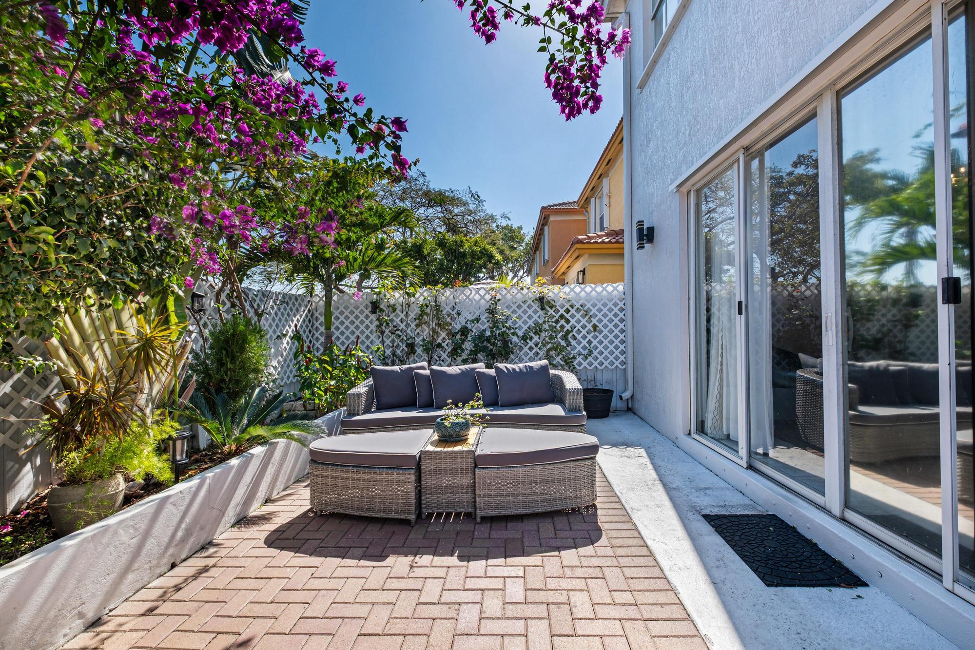 ISLANDS AT DORAL TOWNHOMES - Residential