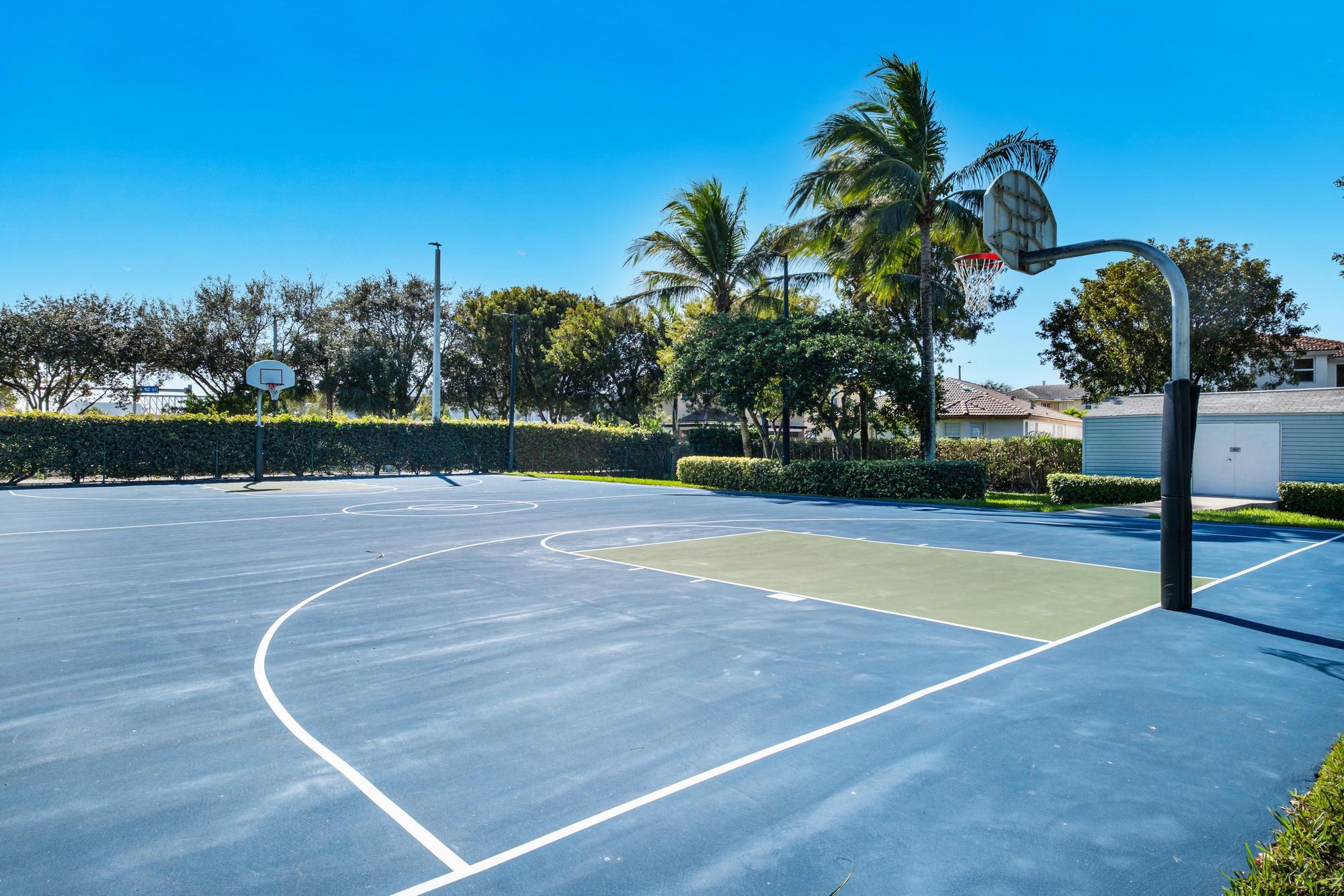 ISLANDS AT DORAL TOWNHOMES - Residential