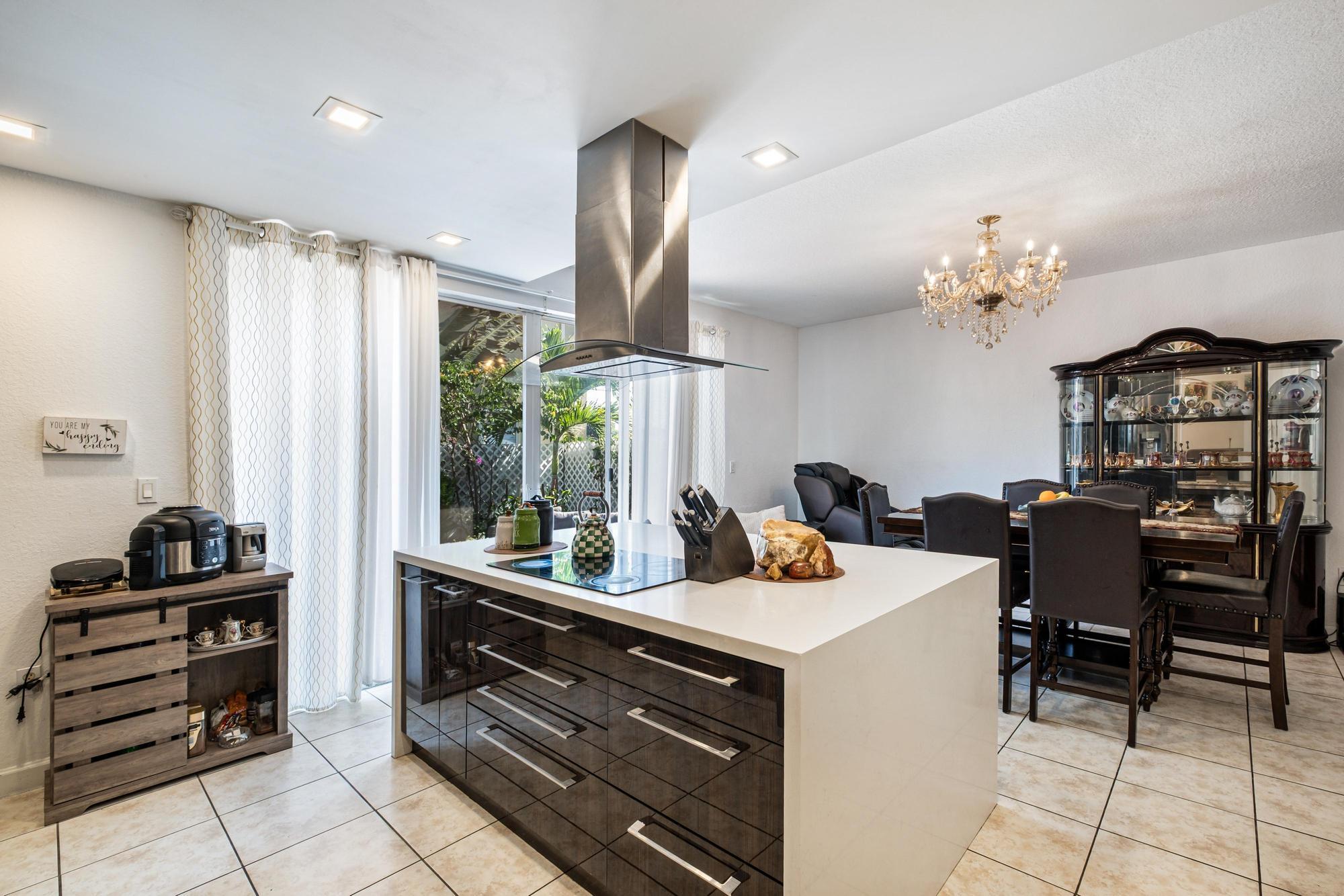 ISLANDS AT DORAL TOWNHOMES - Residential