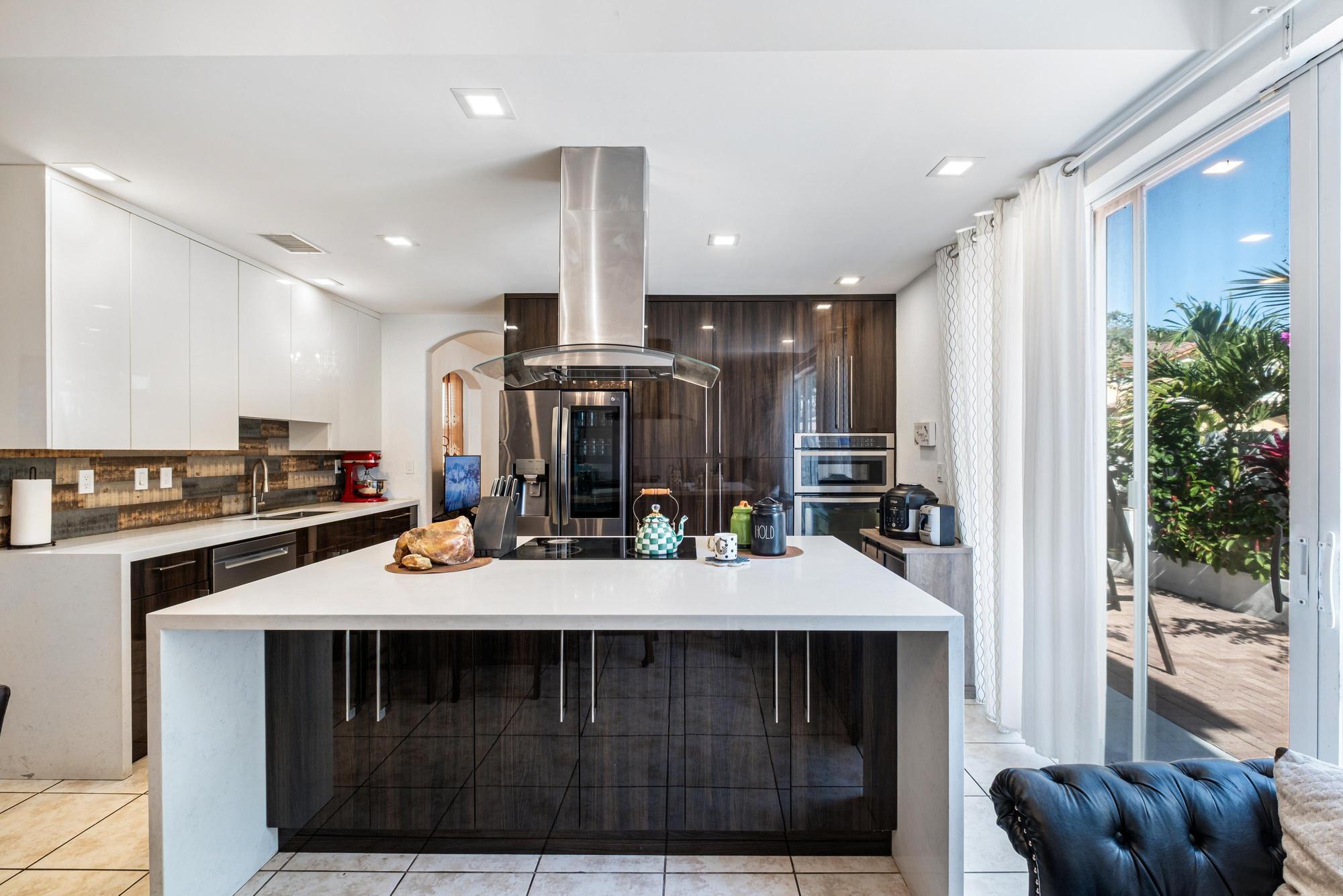 ISLANDS AT DORAL TOWNHOMES - Residential