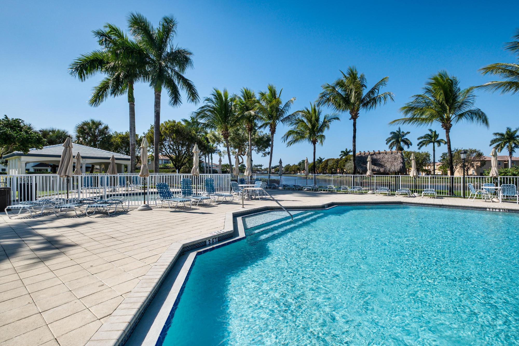ISLANDS AT DORAL TOWNHOMES - Residential