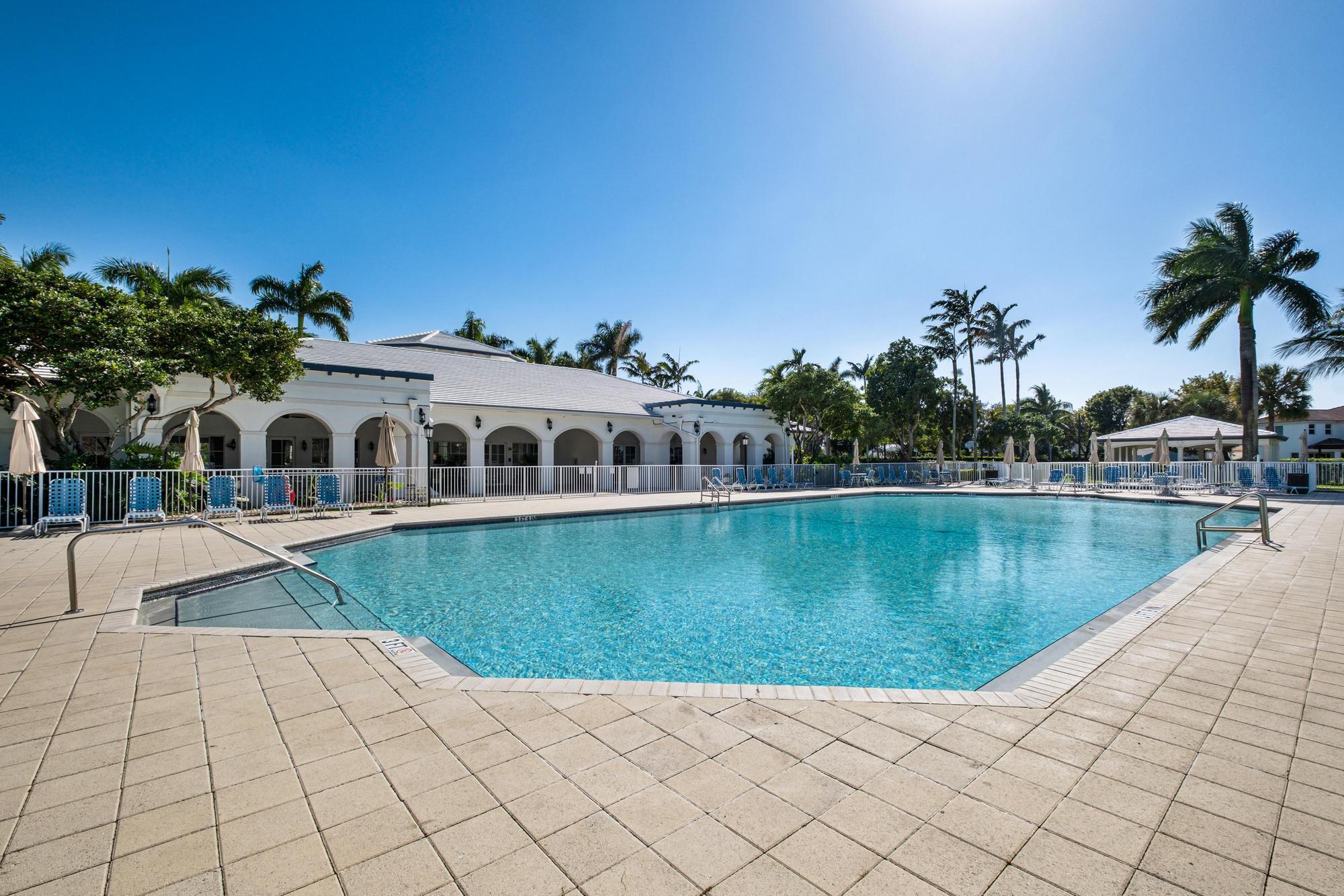 ISLANDS AT DORAL TOWNHOMES - Residential