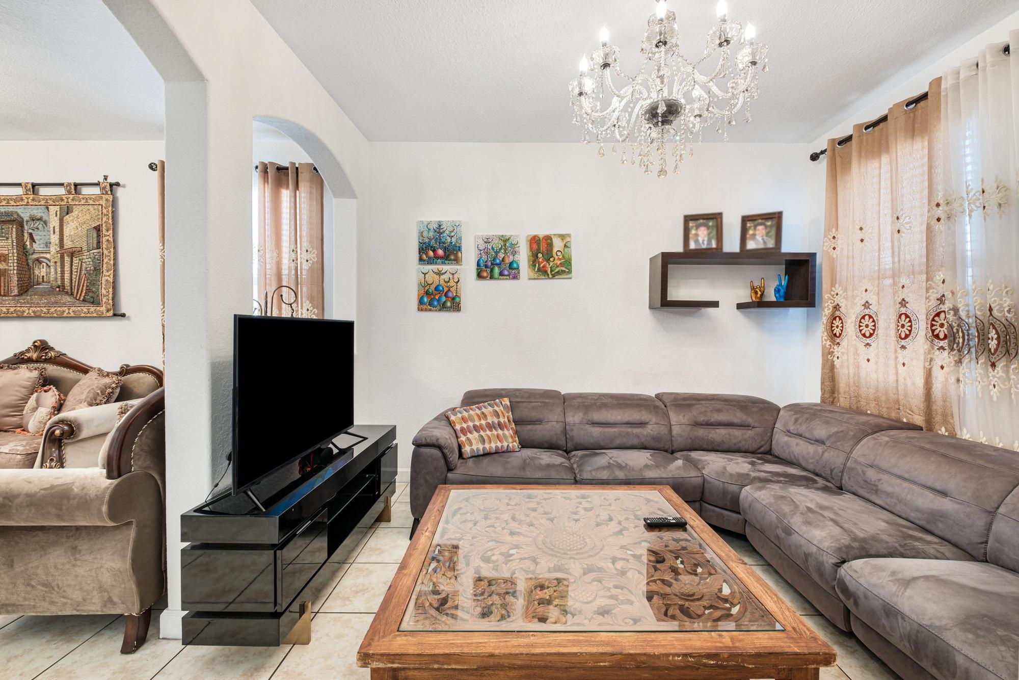 ISLANDS AT DORAL TOWNHOMES - Residential