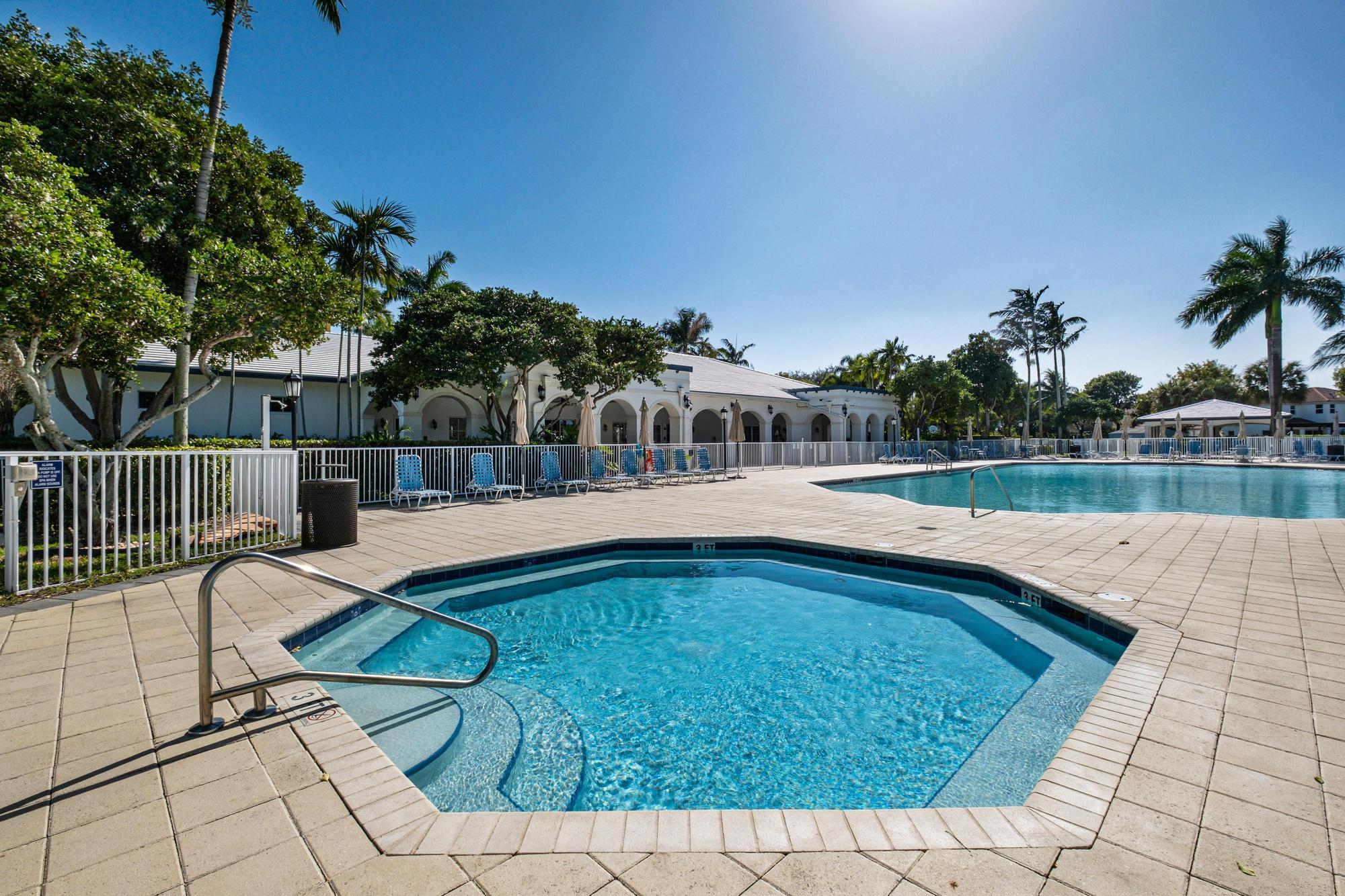 ISLANDS AT DORAL TOWNHOMES - Residential