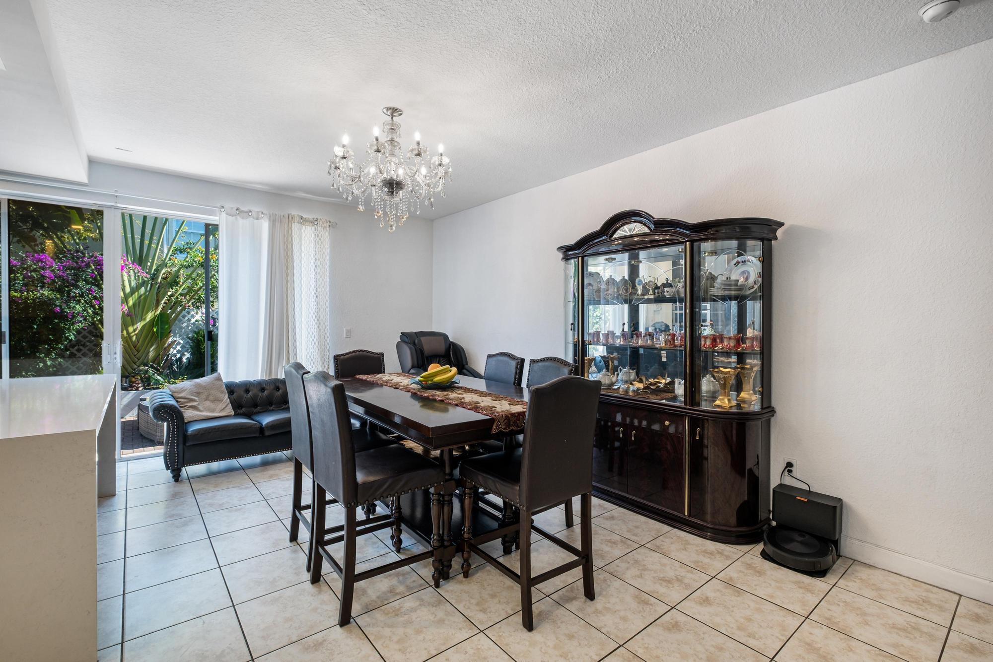 ISLANDS AT DORAL TOWNHOMES - Residential