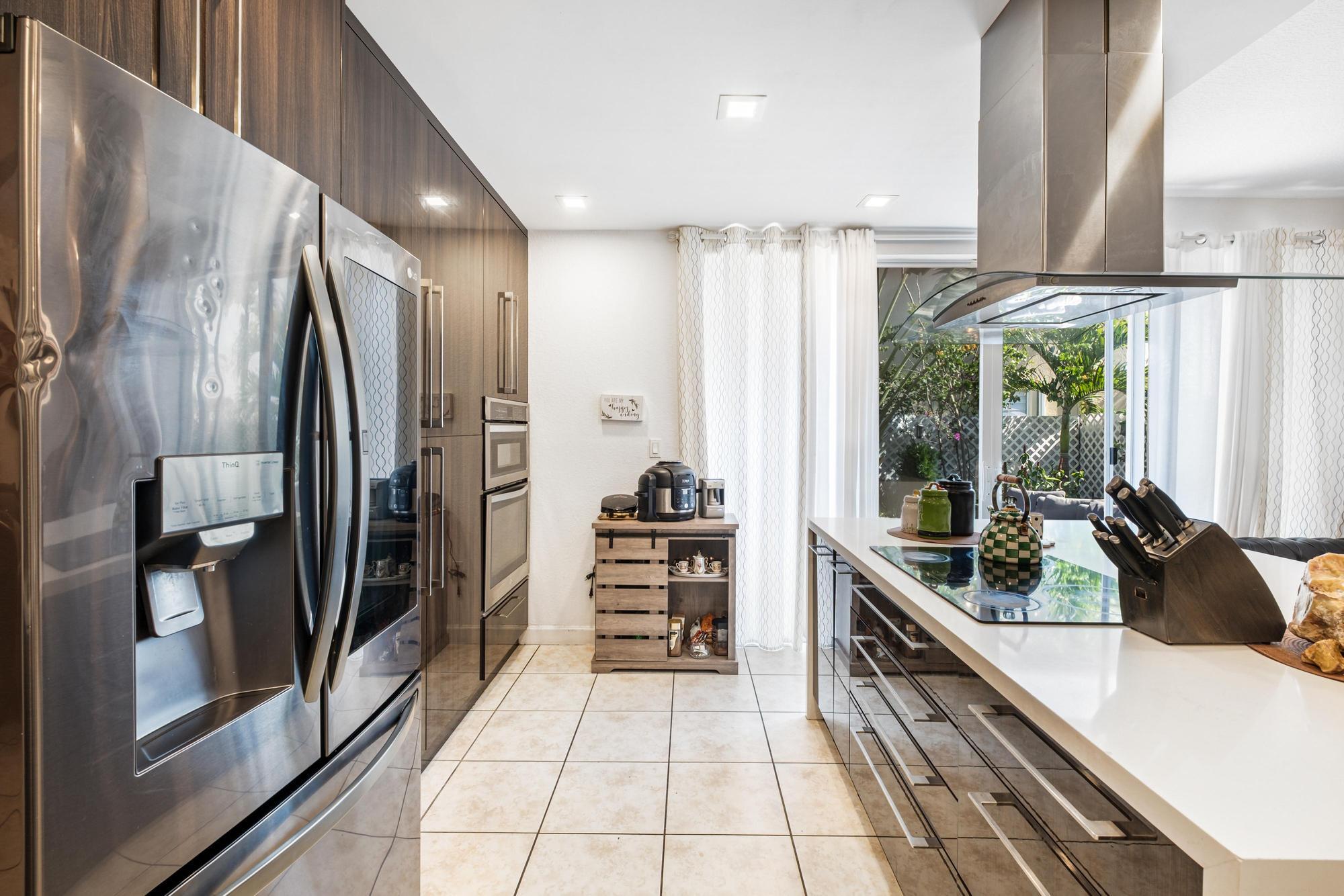 ISLANDS AT DORAL TOWNHOMES - Residential