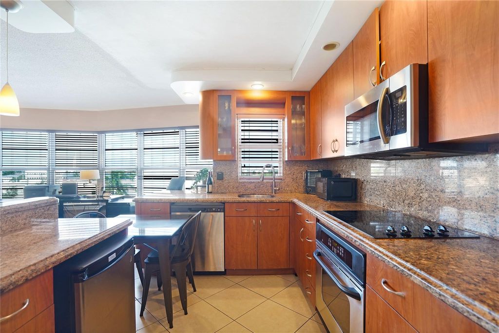Photo of 2500 NE 48th Lane #608, Fort Lauderdale, FL 33308 (MLS # F10538045)