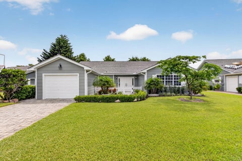Photo of 15 Holly Drive, Boynton Beach, FL 33436 (MLS # B26053213)