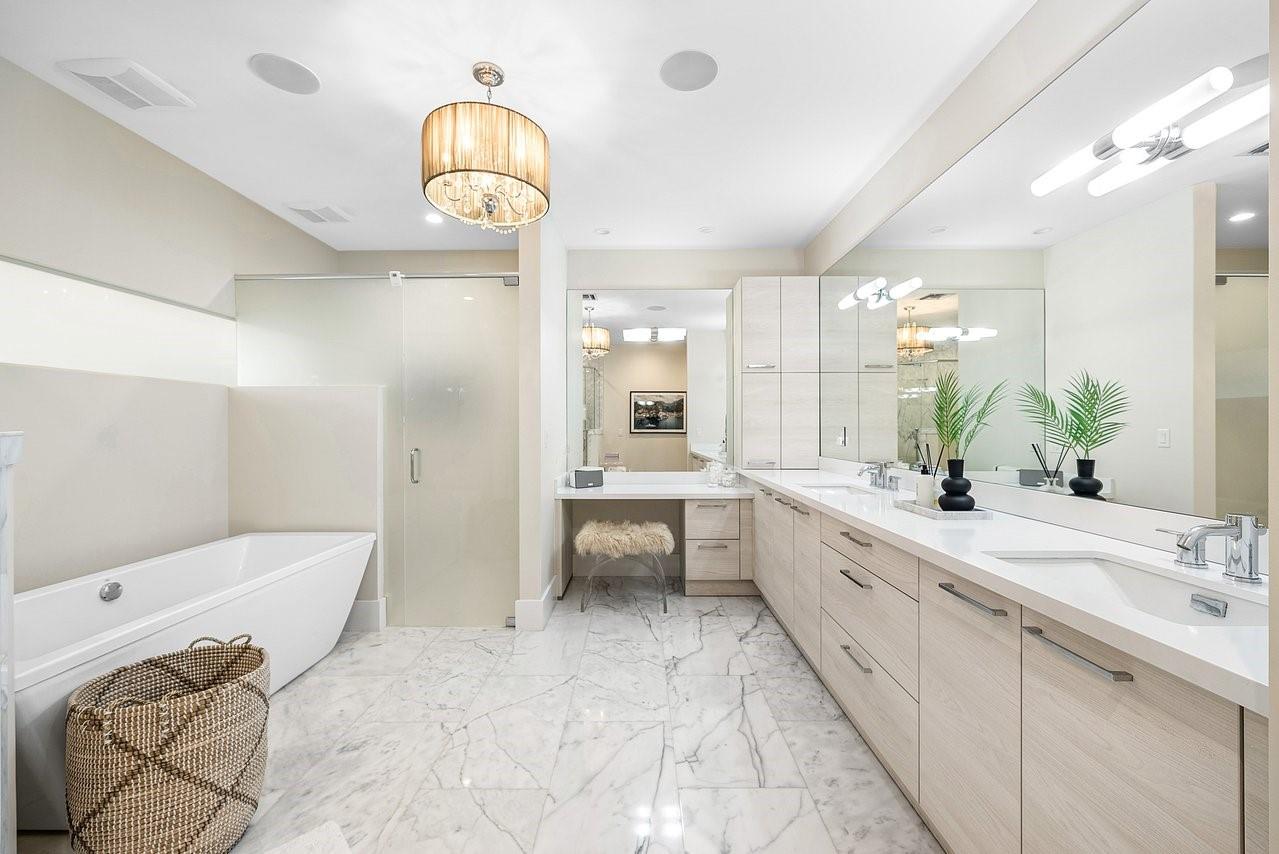 Contemporary Townhome - Residential