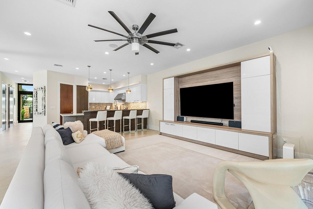 Contemporary Townhome - Residential