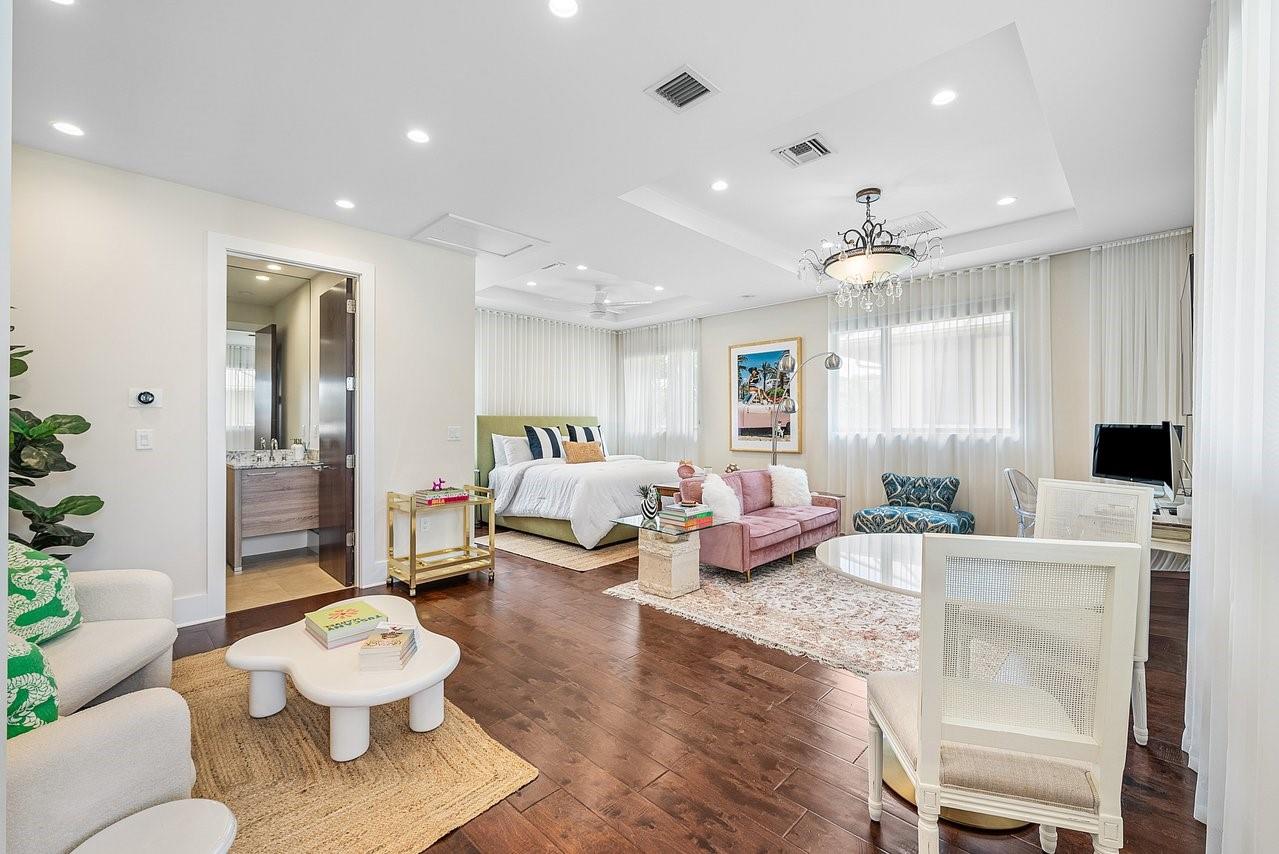 Contemporary Townhome - Residential