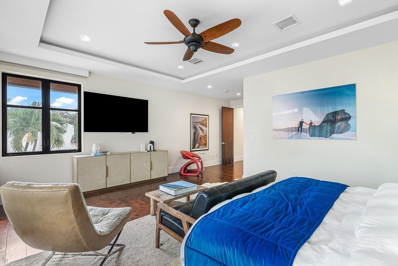 Contemporary Townhome - Residential