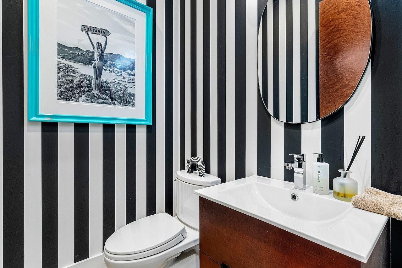 Contemporary Townhome - Residential