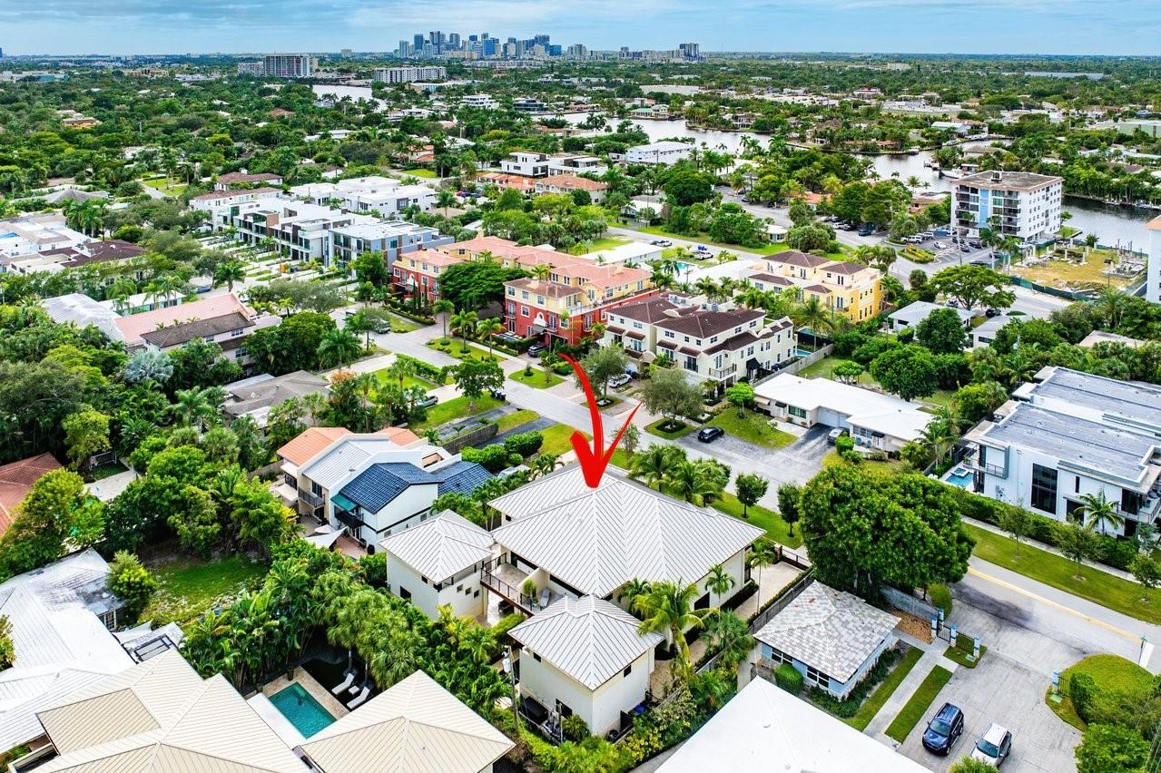 Contemporary Townhome - Residential