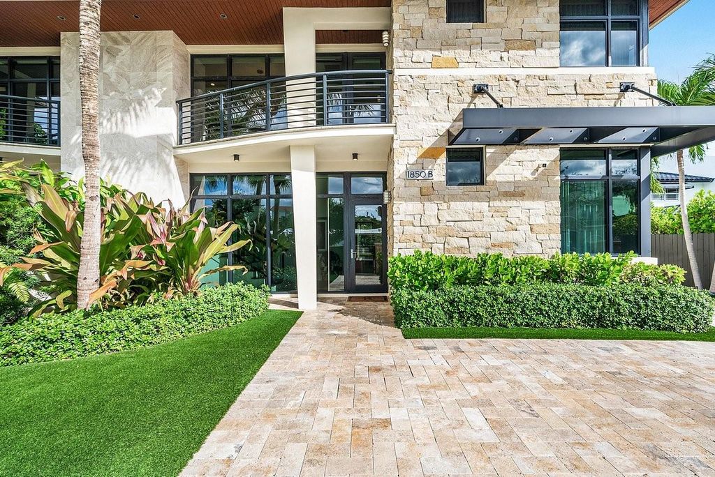 Photo of 1850 NE 26th Ave #B, Fort Lauderdale, FL 33305 (MLS # F10540102)