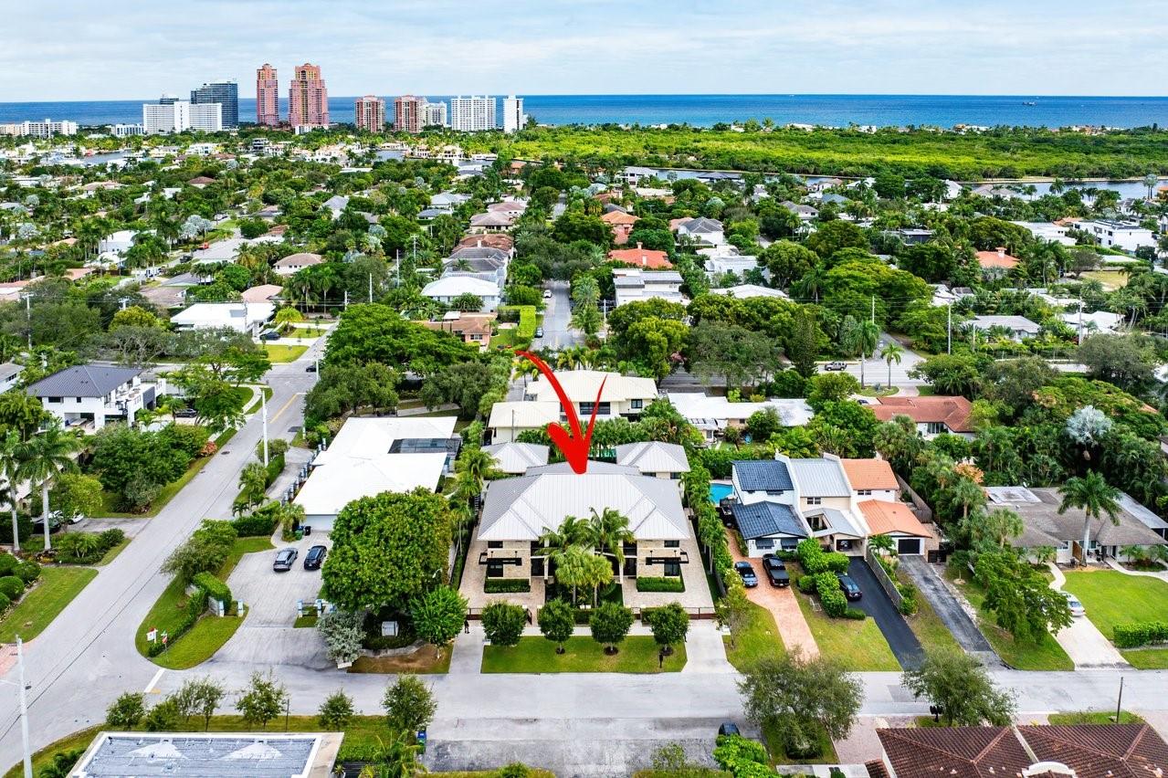 Contemporary Townhome - Residential