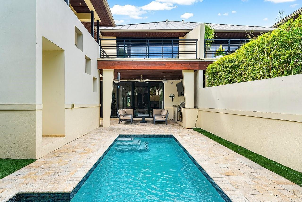 Contemporary Townhome - Residential