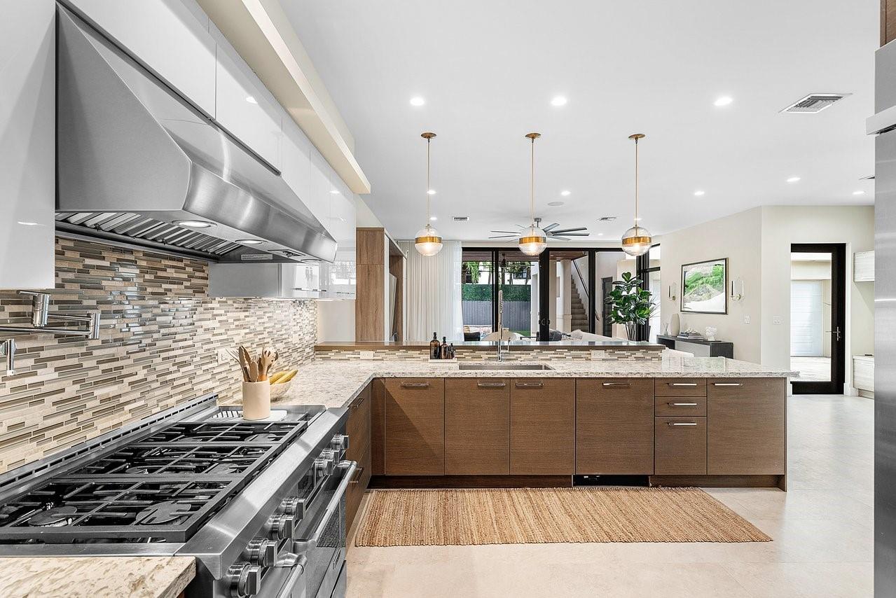 Contemporary Townhome - Residential