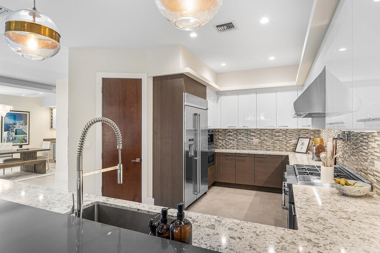 Contemporary Townhome - Residential