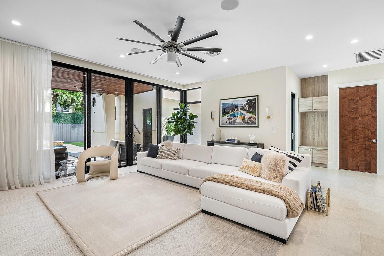 Contemporary Townhome - Residential