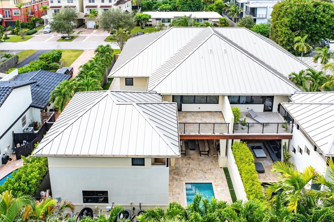 Contemporary Townhome - Residential