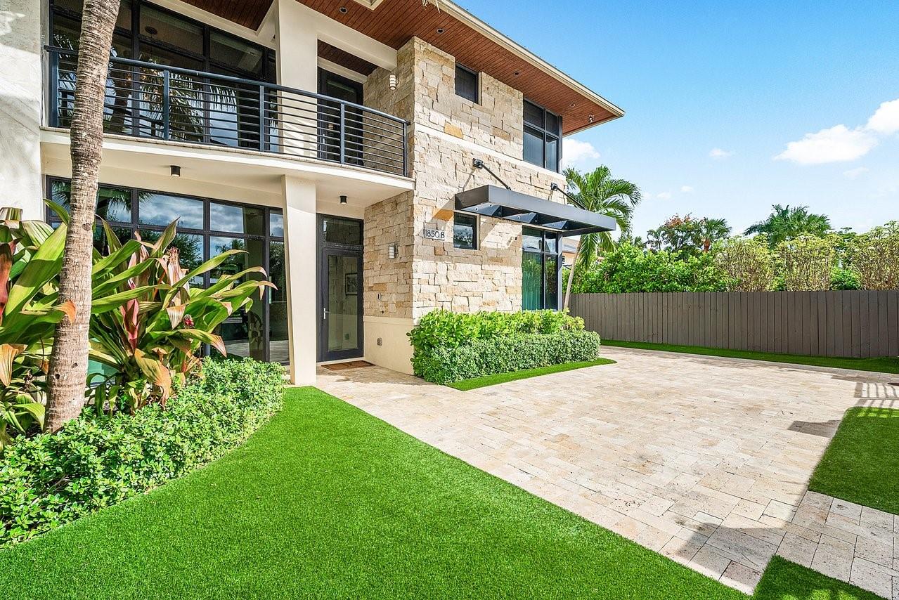 View photos, virtual tours, details... 1850 NE 26th Ave B