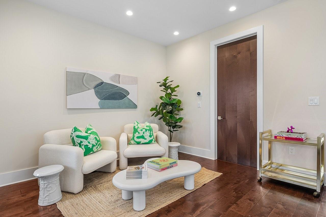 Contemporary Townhome - Residential