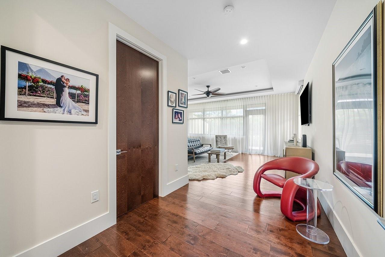 Contemporary Townhome - Residential