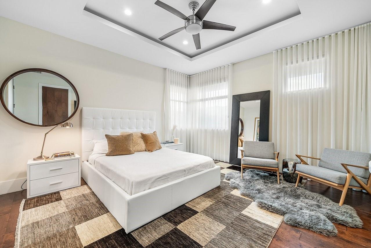 Contemporary Townhome - Residential