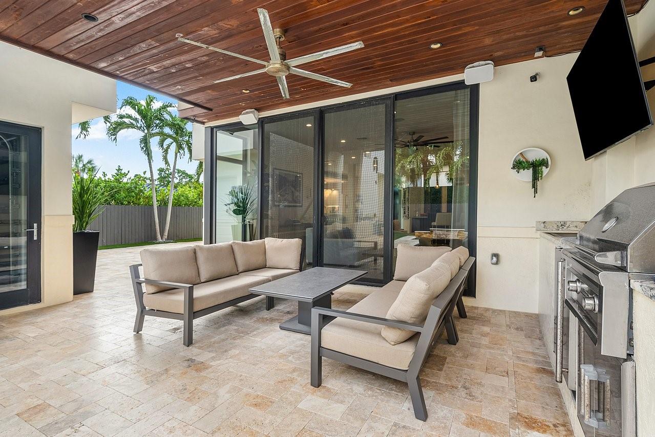 Contemporary Townhome - Residential