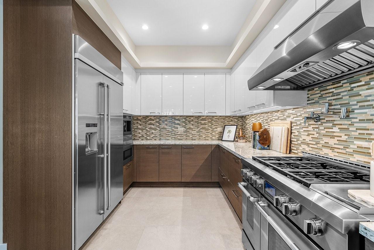 Contemporary Townhome - Residential